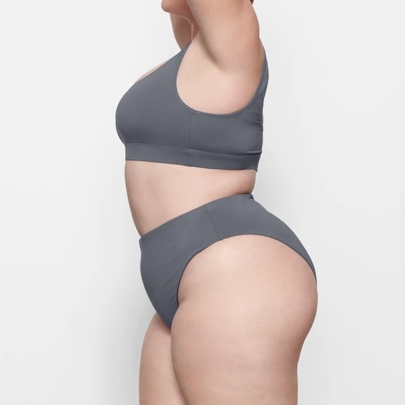 Skims Medium SWIM TANK BIKINI TOP Gunmetal Grey NWT - Picture 3 of 5